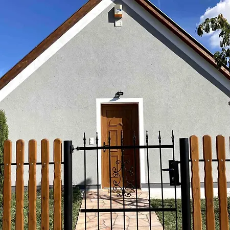 Hegyoldal Vendeghaz Feriehus *