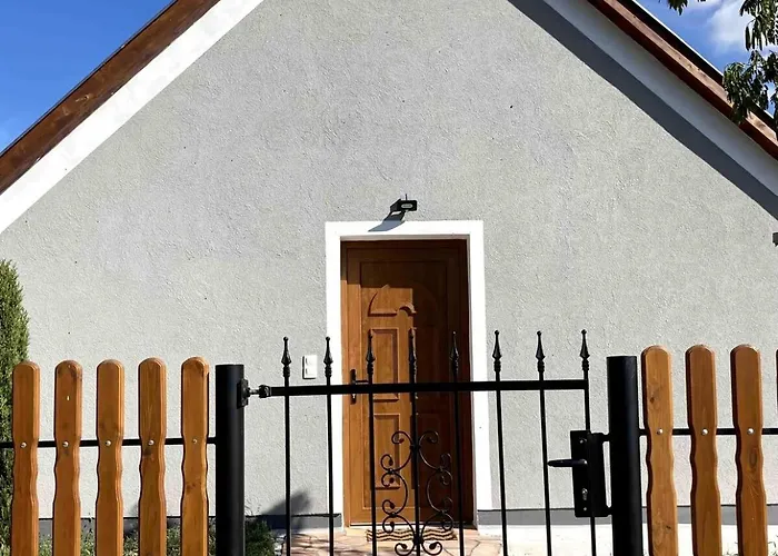 Hegyoldal Vendeghaz Dom wakacyjny *